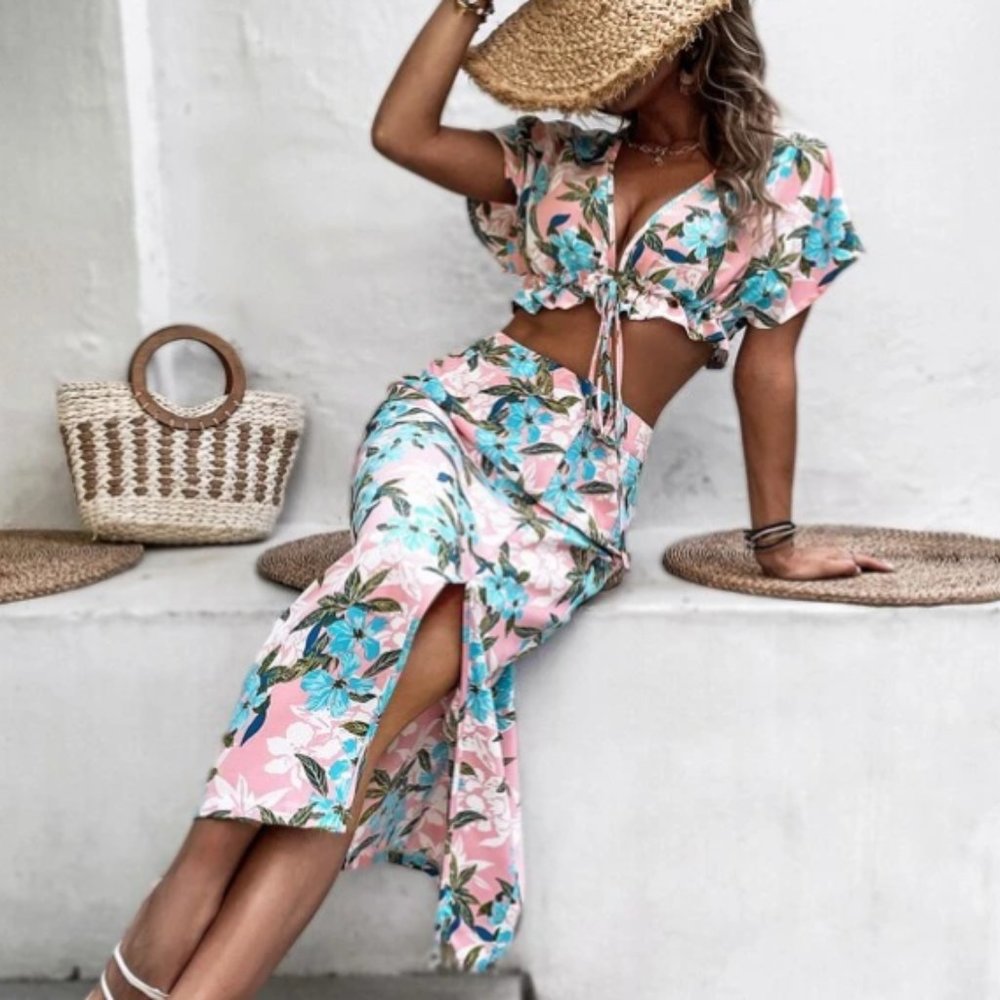 Floral Print Tie Front Crop Top With Split Thigh Skirt